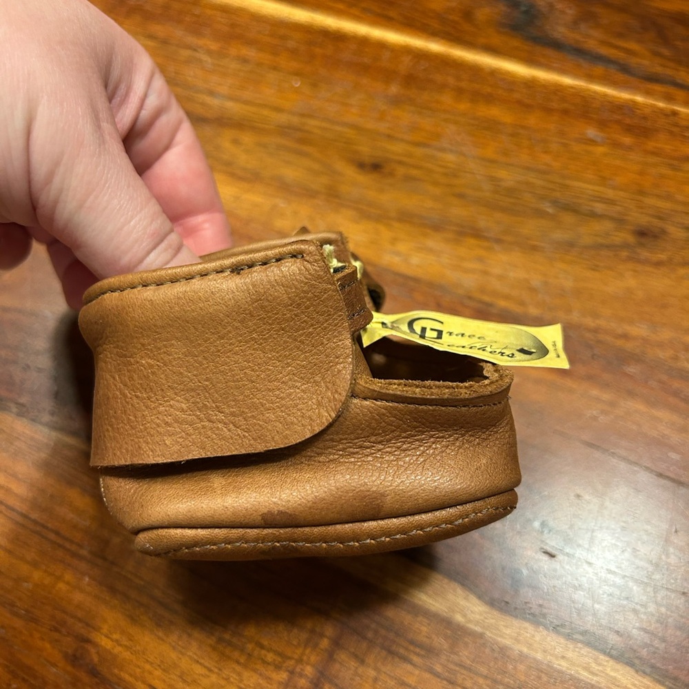 Handmade newborn leather moccasins booties